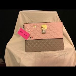 Girls just wanna have fun!